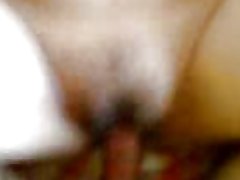 Šrilanške tamil mama z joške mleko