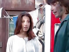 Nasedlih avtomobilist trguje muco za popravila